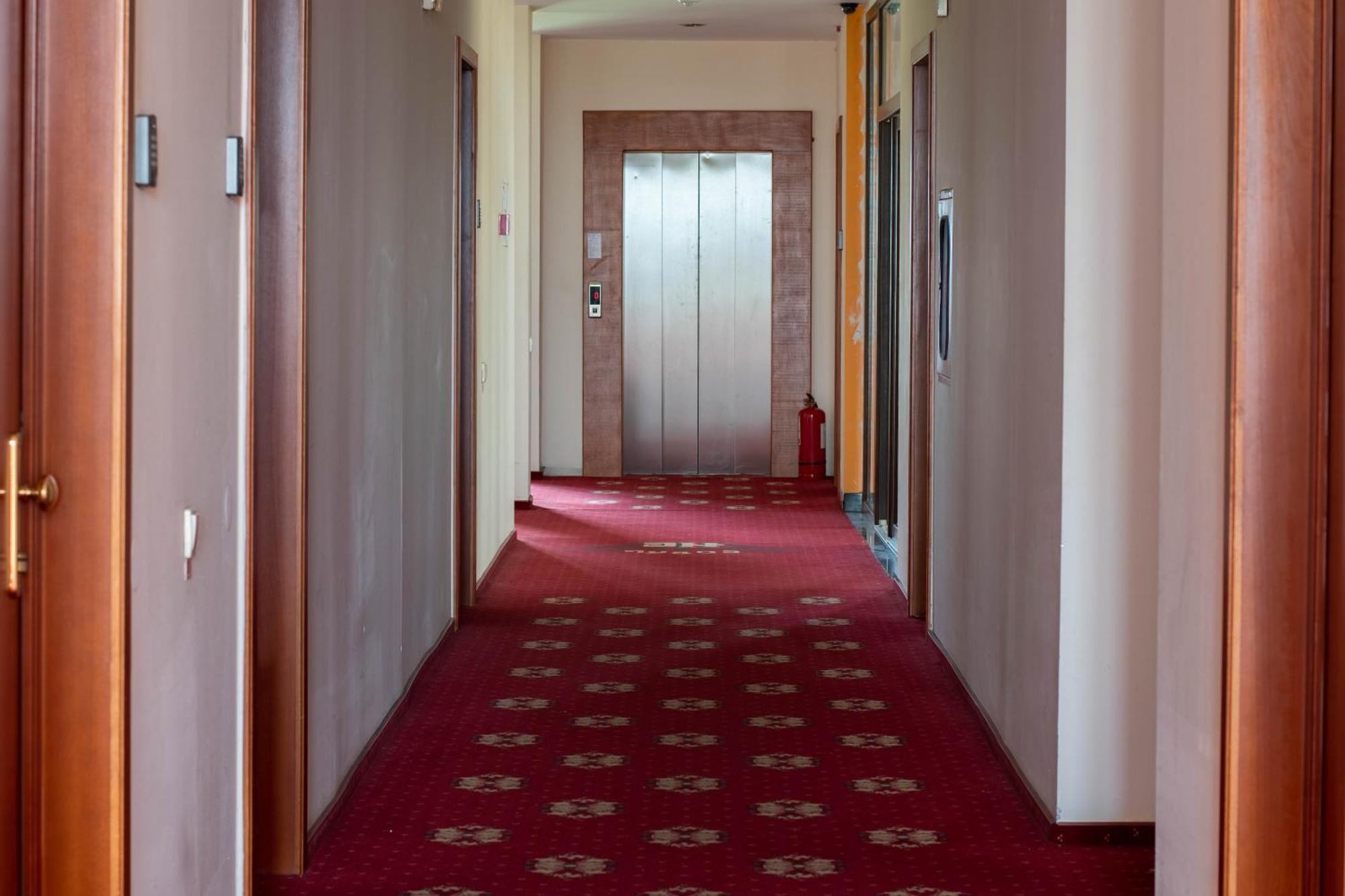 Hotel Coral Satu Mare Ngoại thất bức ảnh