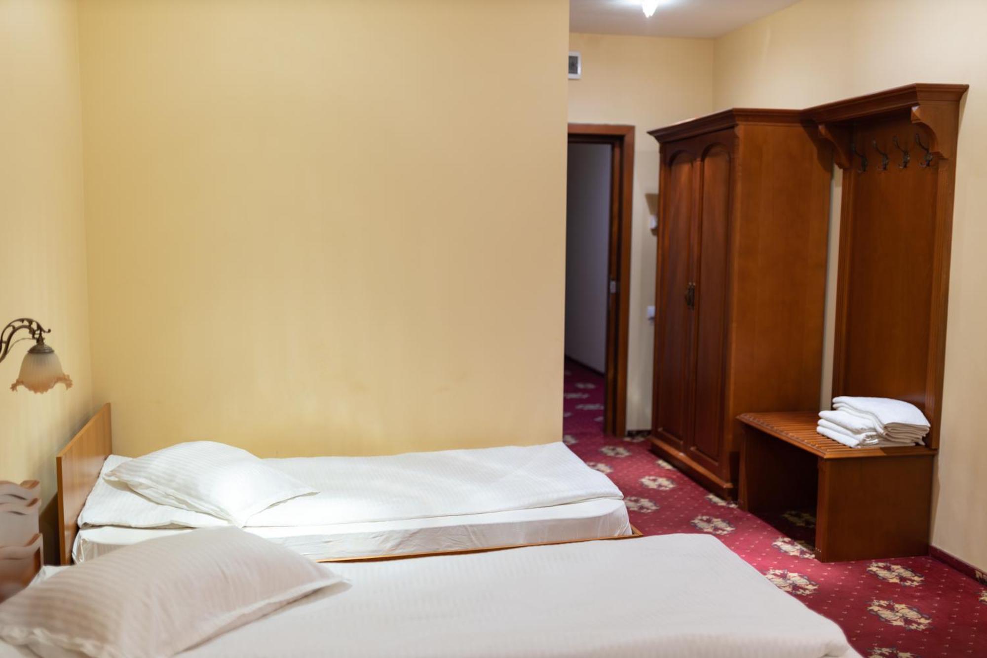 Hotel Coral Satu Mare Ngoại thất bức ảnh