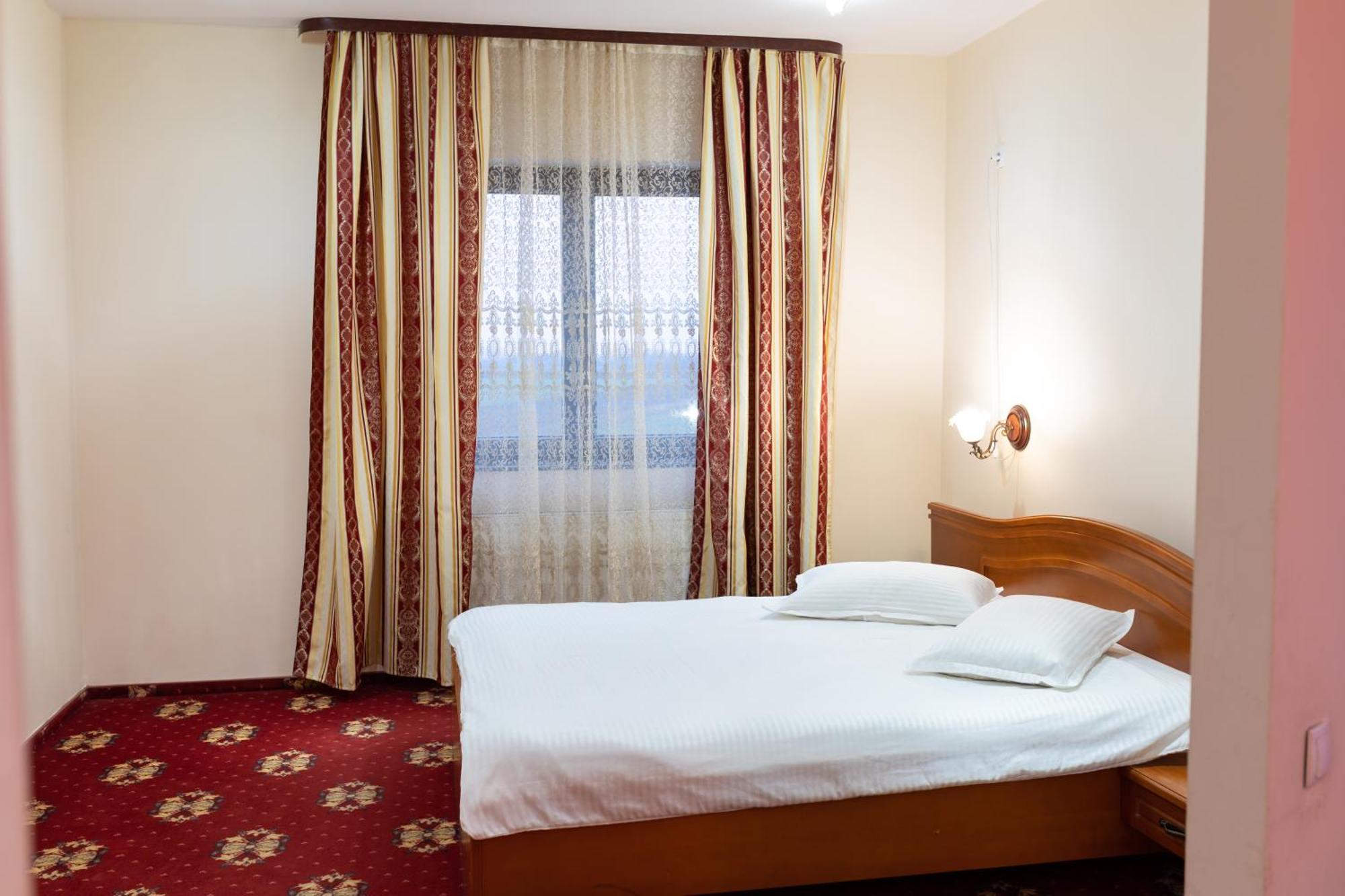 Hotel Coral Satu Mare Ngoại thất bức ảnh