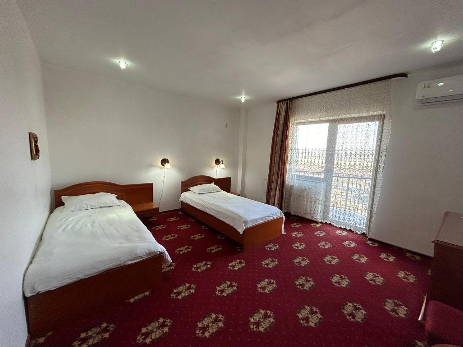 Hotel Coral Satu Mare Ngoại thất bức ảnh