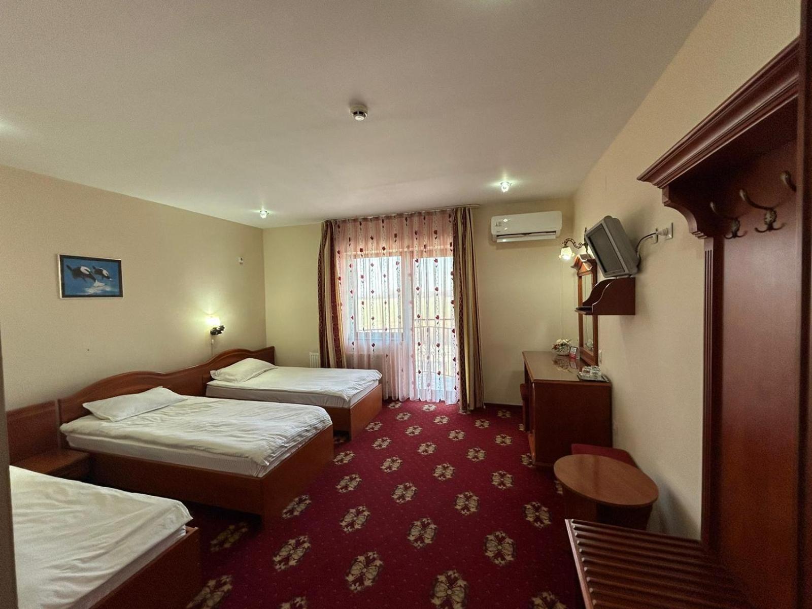 Hotel Coral Satu Mare Ngoại thất bức ảnh