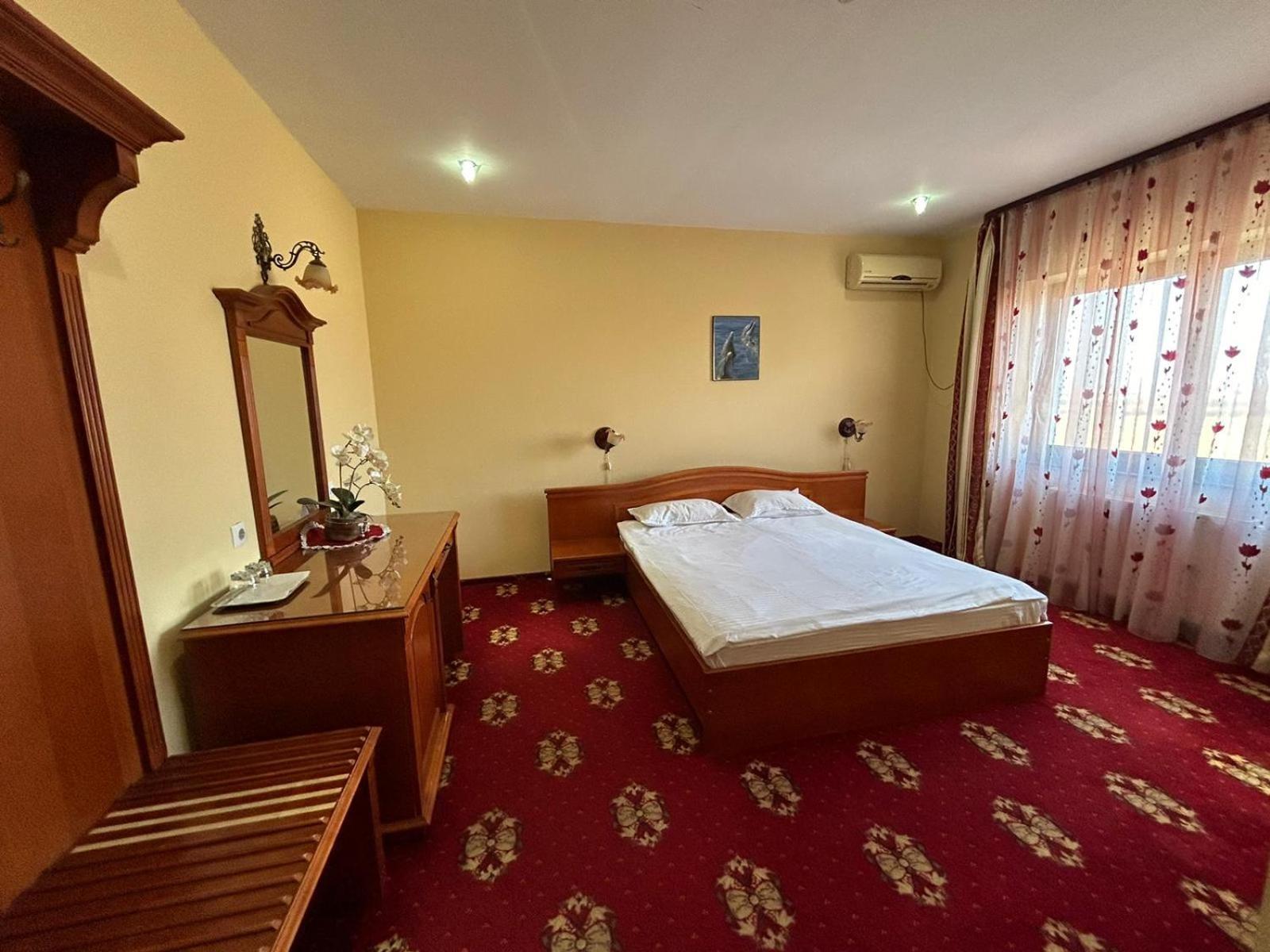 Hotel Coral Satu Mare Ngoại thất bức ảnh