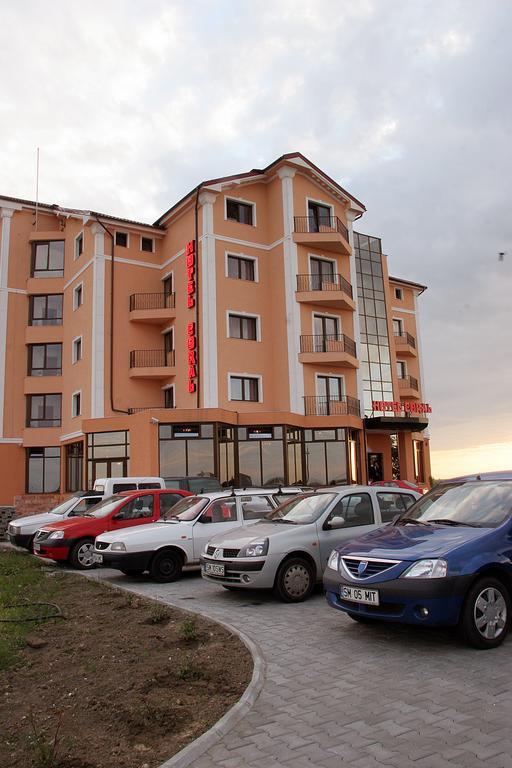 Hotel Coral Satu Mare Ngoại thất bức ảnh